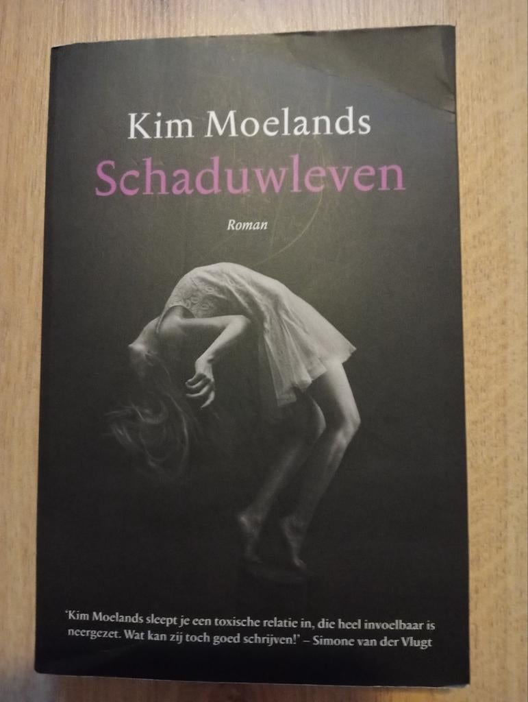 Kim Moelands- Schaduwleven, Boeken, Ophalen of Verzenden, Gelezen, Kim Moelands, Nederland
