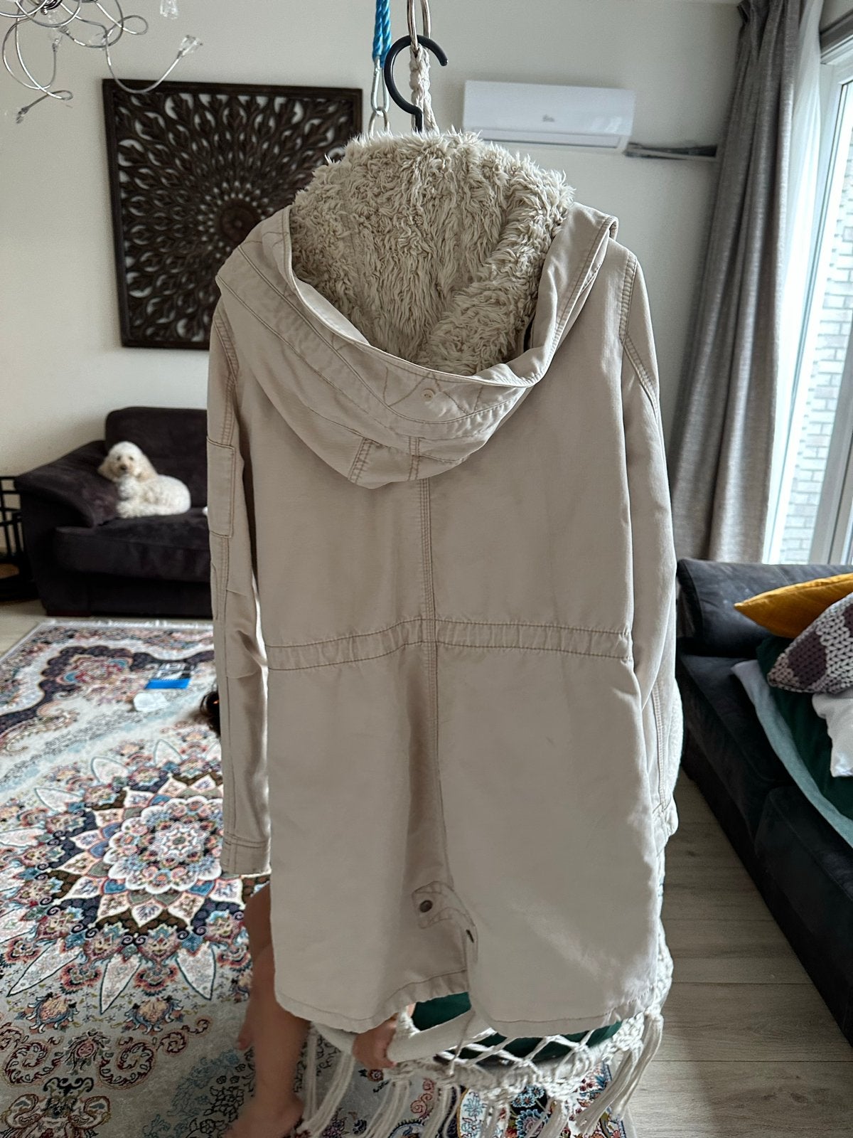 Gratis Bershka dames winterjas – maat S, Kleding | Dames, Ophalen of Verzenden, Gedragen, Maat 36 (S), Beige
