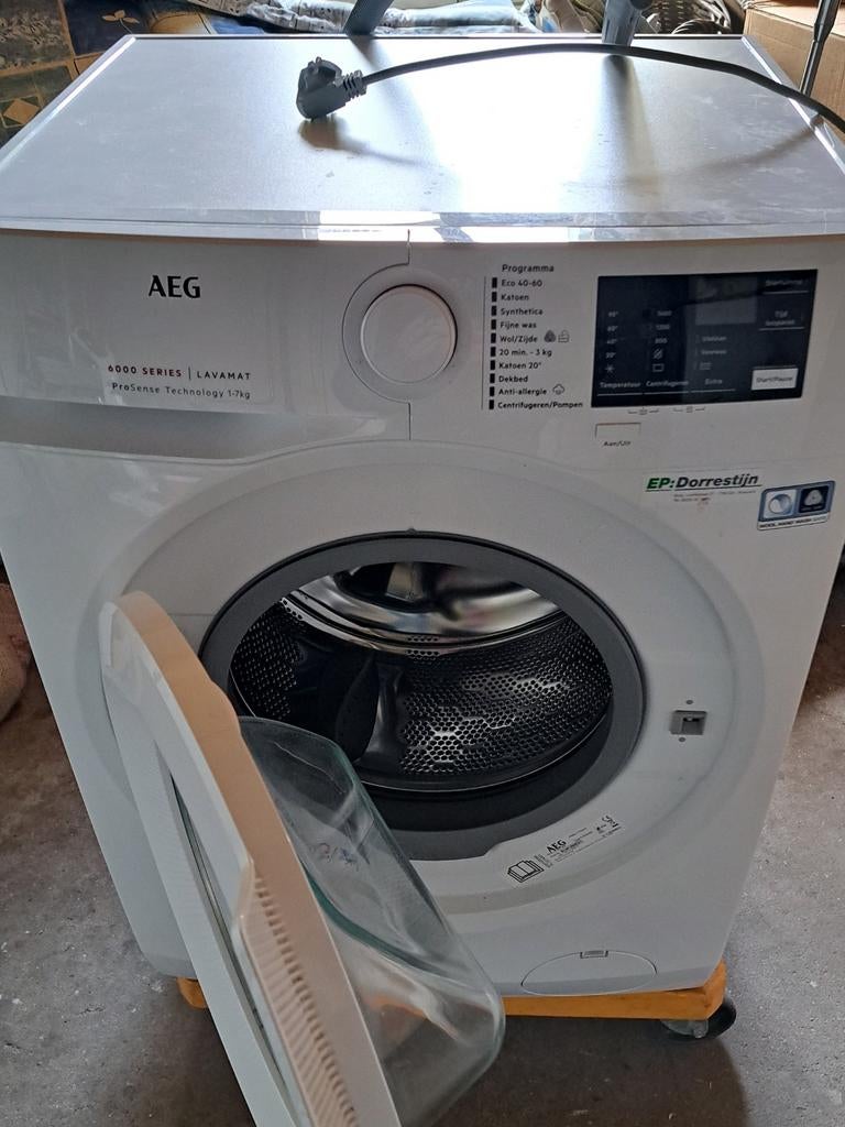 AEG Lavamat 6000 Series Wasmachine 7kg, Gebruikt, Voorlader, 85 tot 90 cm, 1200 tot 1600 toeren