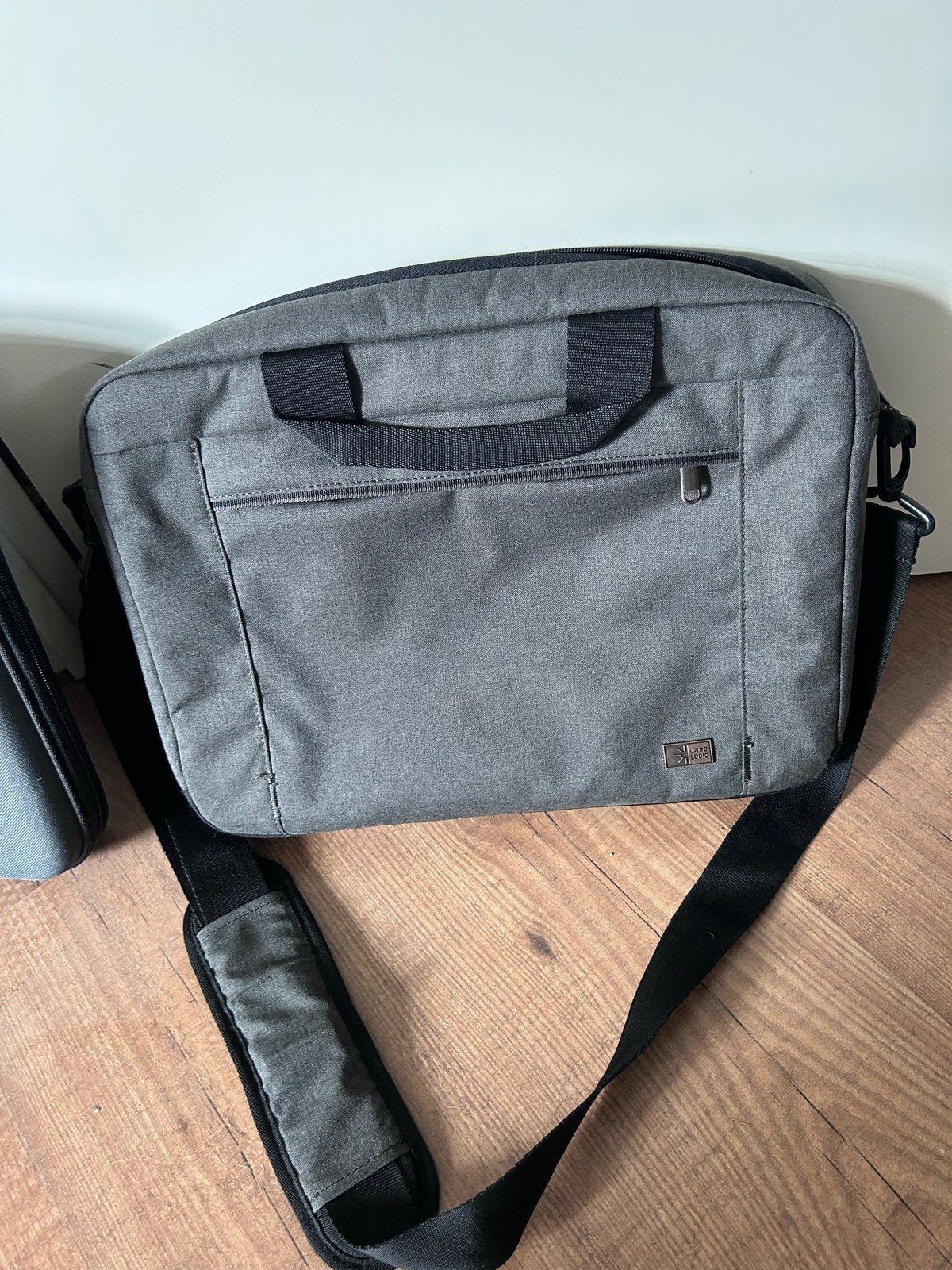Case Logic Laptoptas Grijs - Perfect voor 15 inch laptops, Gevoerd laptopvak, 15 inch, Grijs, Aktetas