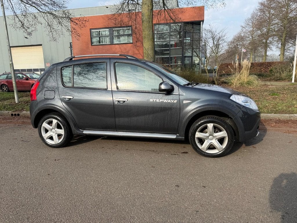 Dacia Sandero 1.6 Stepway ZEER NETTE AUTO, Voorwielaandrijving, 4 cilinders, Bedrijf, Handgeschakeld