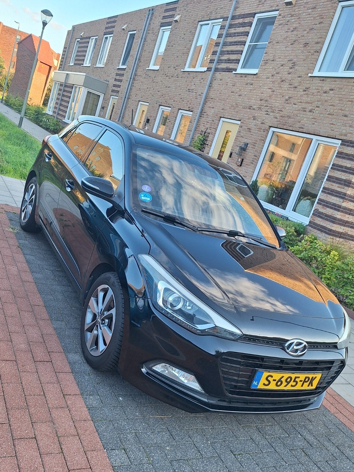 Hyundai i20 1.0 T-gdi 5-DRS 2017 Zwart. Bieden mag!, Auto's, Voorwielaandrijving, 450 kg, 40 €/maand, Zwart