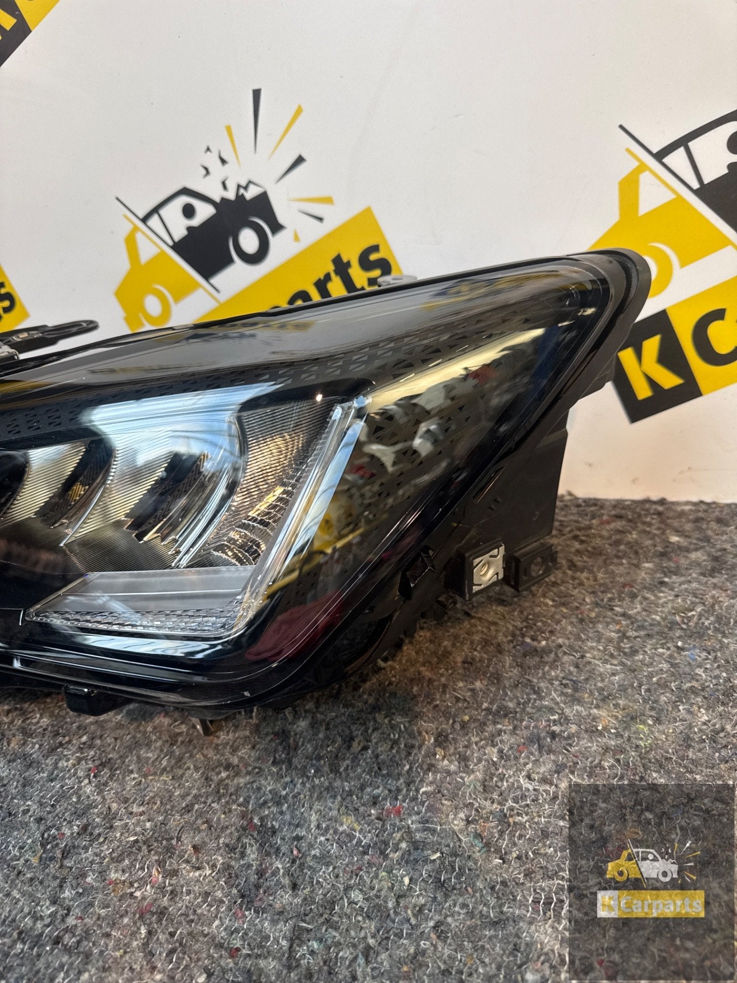 Seat Cupra Leon 5FA LED Koplamp rechts 5FB941005D, Gebruikt, Autovia A-2, Km 585 585
08760  Martorell, ES, Ophalen of Verzenden