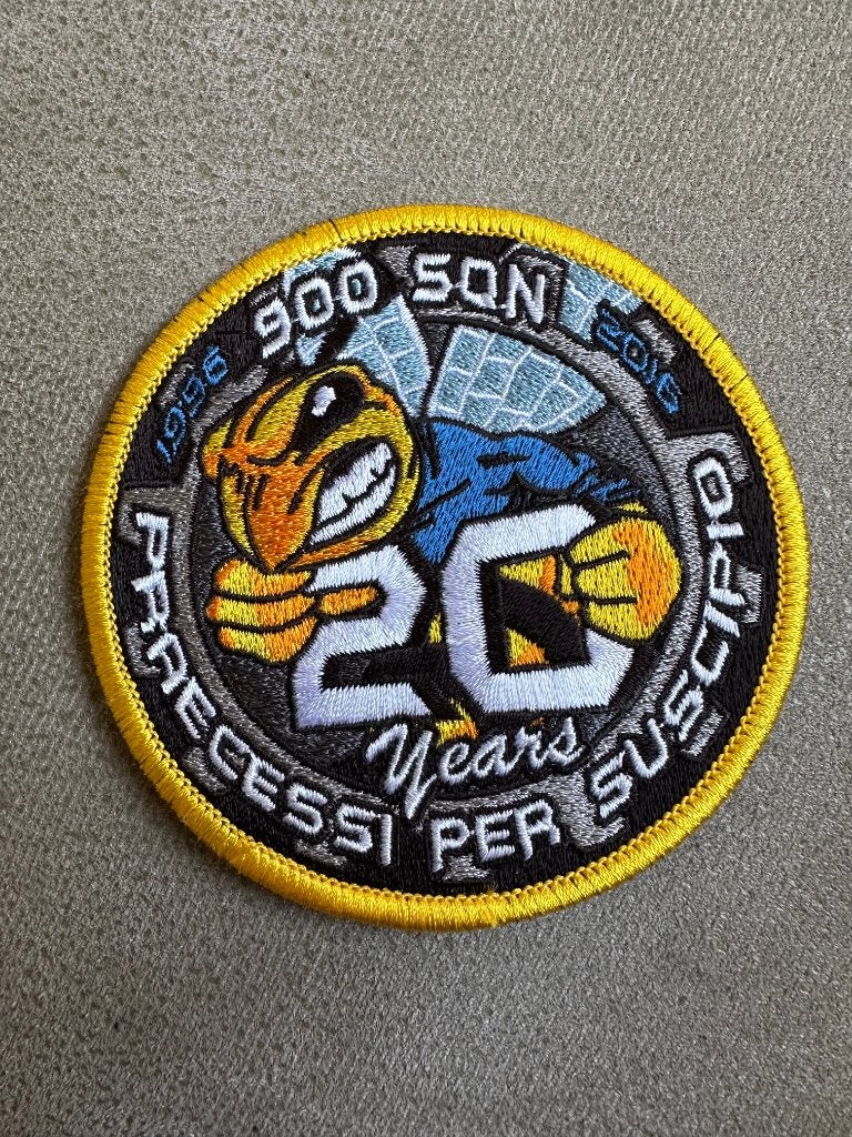 4 x 900 Squadron patches, Ophalen of Verzenden, Gebruikt, Patch, Badge of Embleem