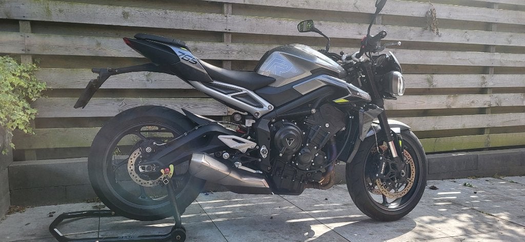 Triumph Street Triple 765R uit 2023 te koop!, Motoren, Motoren | Triumph, Motorrijbewijs A, Gebruikt, 3 cilinders, Particulier