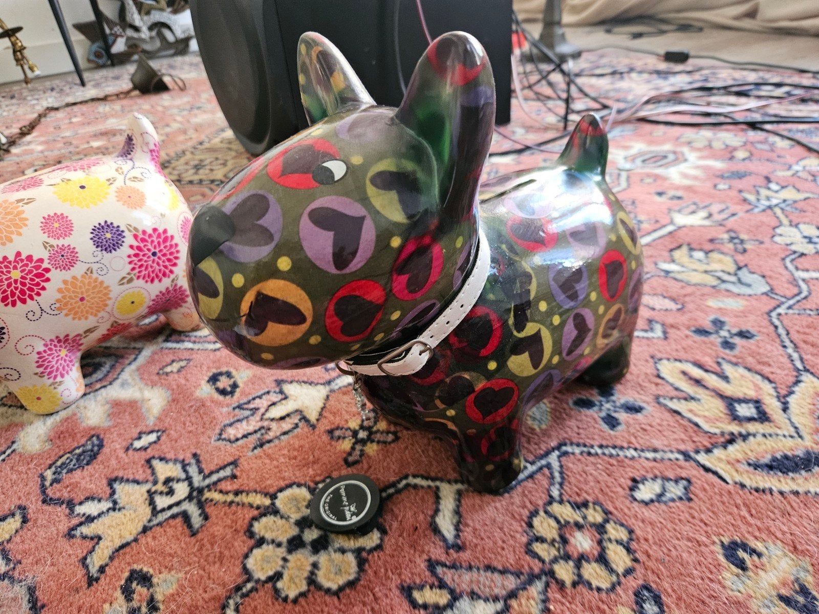 Leuke spaarpot in de vorm van een hond met hartjes, Ophalen, Gebruikt, Steen, Aardewerk of Keramiek, Dier