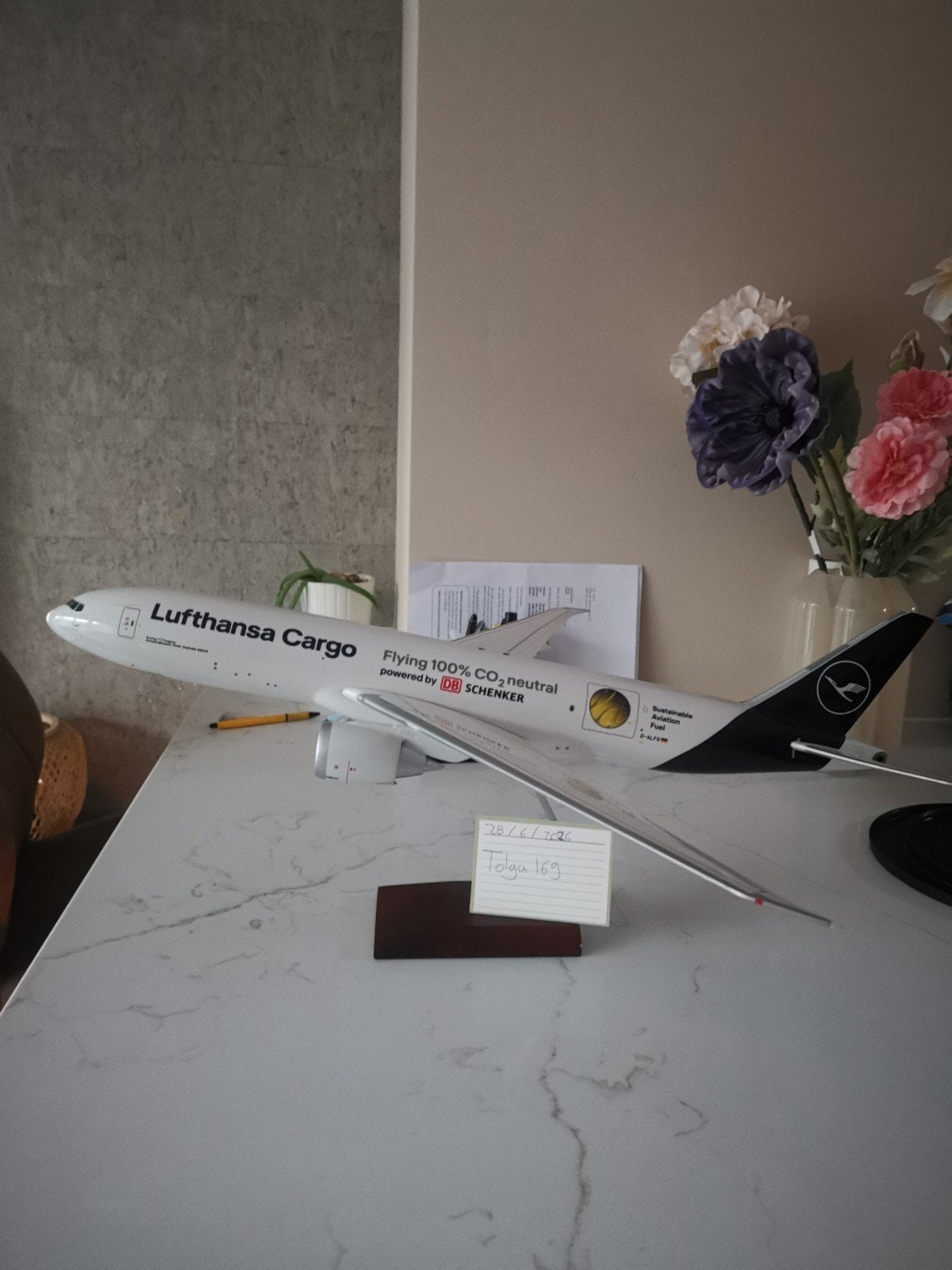Lufthansa B777-200F schaal 1:100 Herpa Sustainable Aviation, Ophalen, 1:200 of kleiner, Overige merken