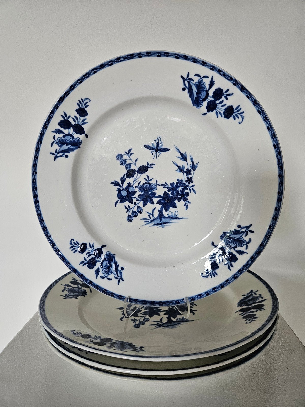 Set van 4 Boch Frères "Grand Bouquet" dinerborden antiek, Antiek en Kunst, Antiek | Servies los, Ophalen of Verzenden