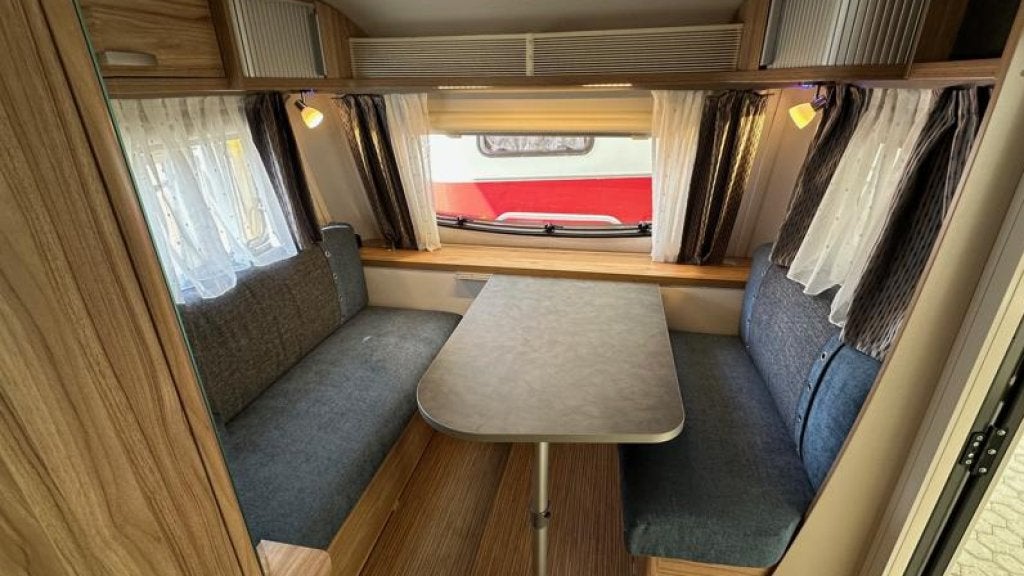 Eriba Feeling 442 ENKELE BEDDEN 1600KG, Caravans en Kamperen, Standaardzit, Bedrijf, Tot en met 3, 5 tot 6 meter