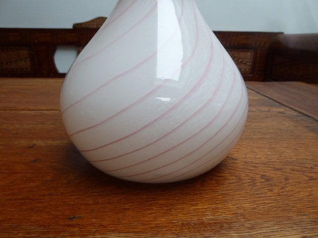Vintage opaline vaas, Italie, 29 cm., Antiek en Kunst, Antiek | Glas en Kristal, Ophalen of Verzenden