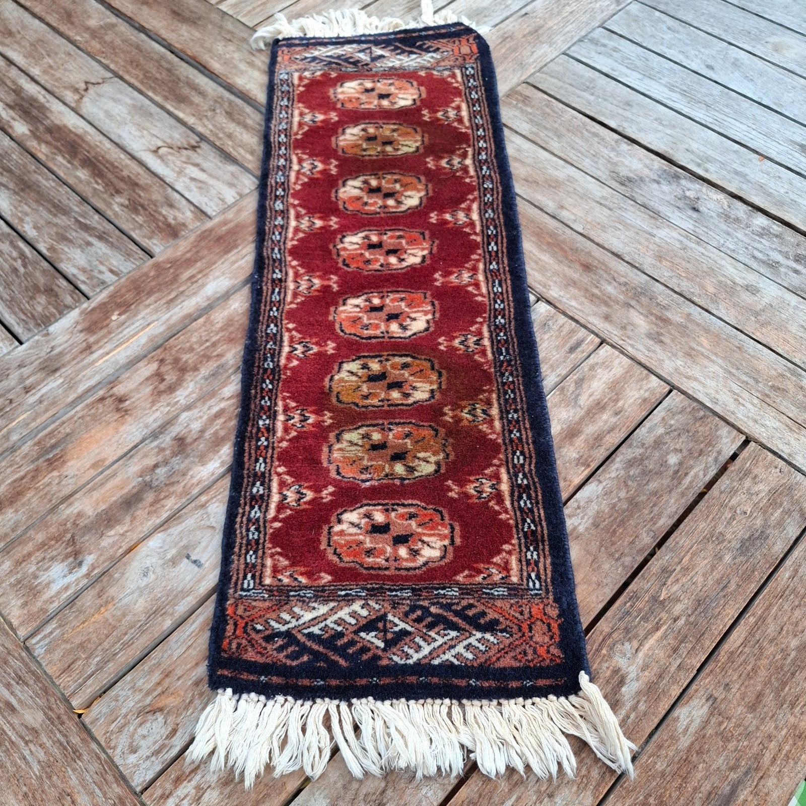 Vintage handgeknoopt perzisch tafelloper tapijt 88x31 cm, Huis en Inrichting, Minder dan 50 cm, Gebruikt, 50 tot 100 cm, Rood