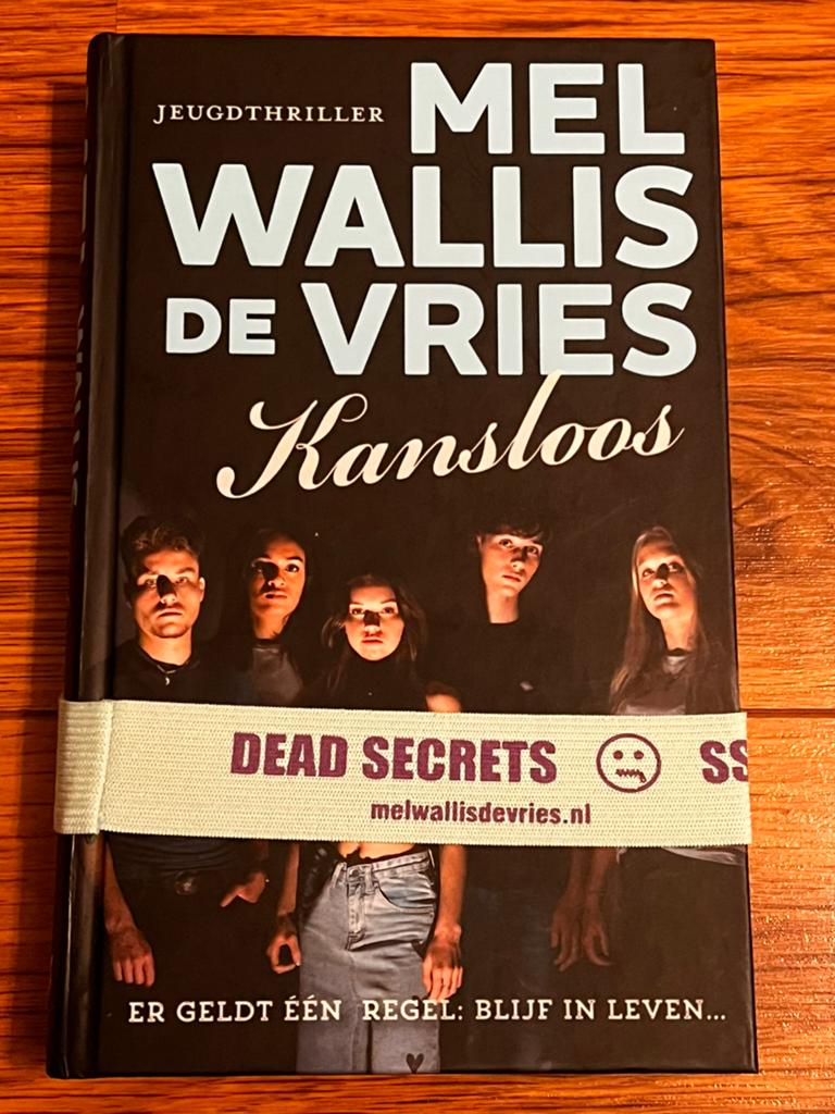 Mel Wallis de Vries - Kansloos, Ophalen of Verzenden, Zo goed als nieuw, Mel Wallis de Vries
