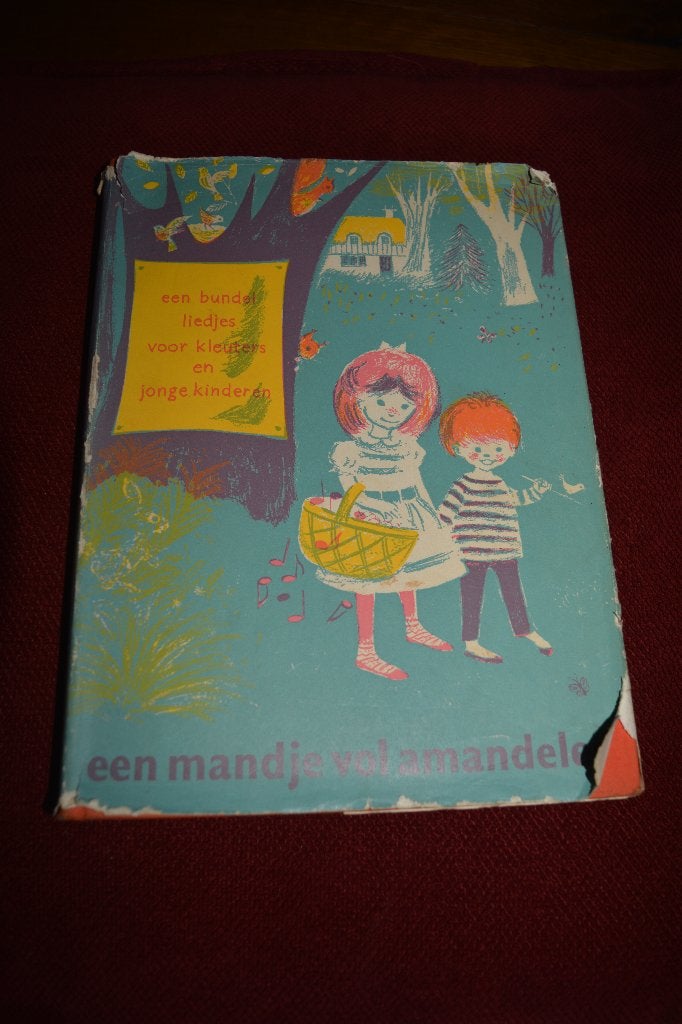 bladmuziek: een mandje vol amandelen, liedjes jonge kinderen, Gelezen, Instrument, Ophalen of Verzenden, W.J. Stam - van der Staay
