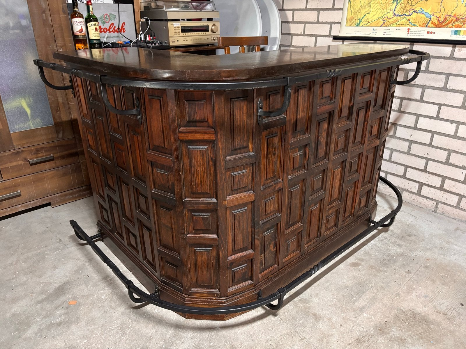 Spaanse bar met mooi houtwerk, Ophalen, Gebruikt