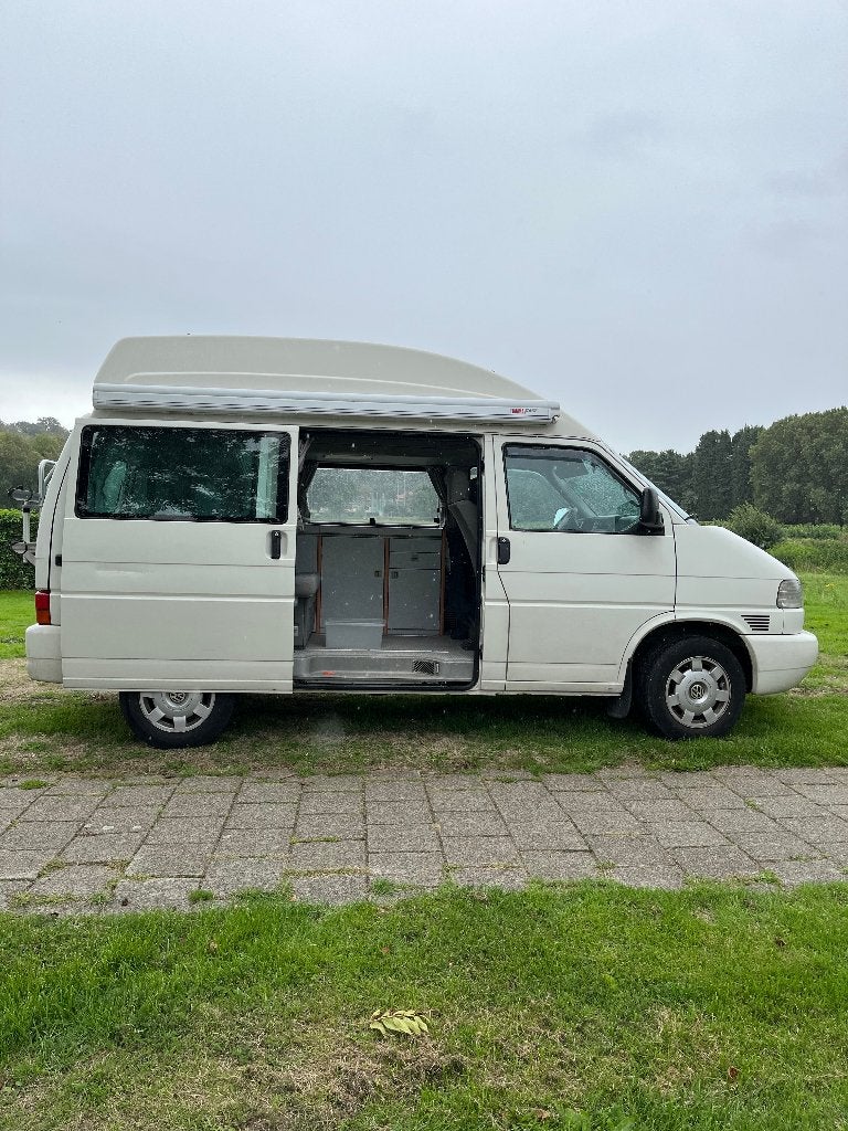 VW T4  California Coach 2.5 TDI 1997 vast hoog dak.