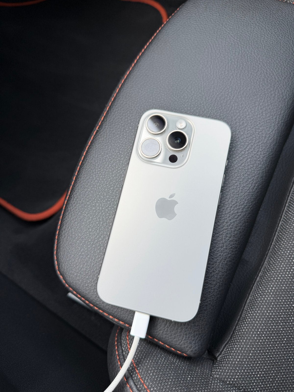iPhone 15 Pro 128GB Zilver - Zo goed als nieuw