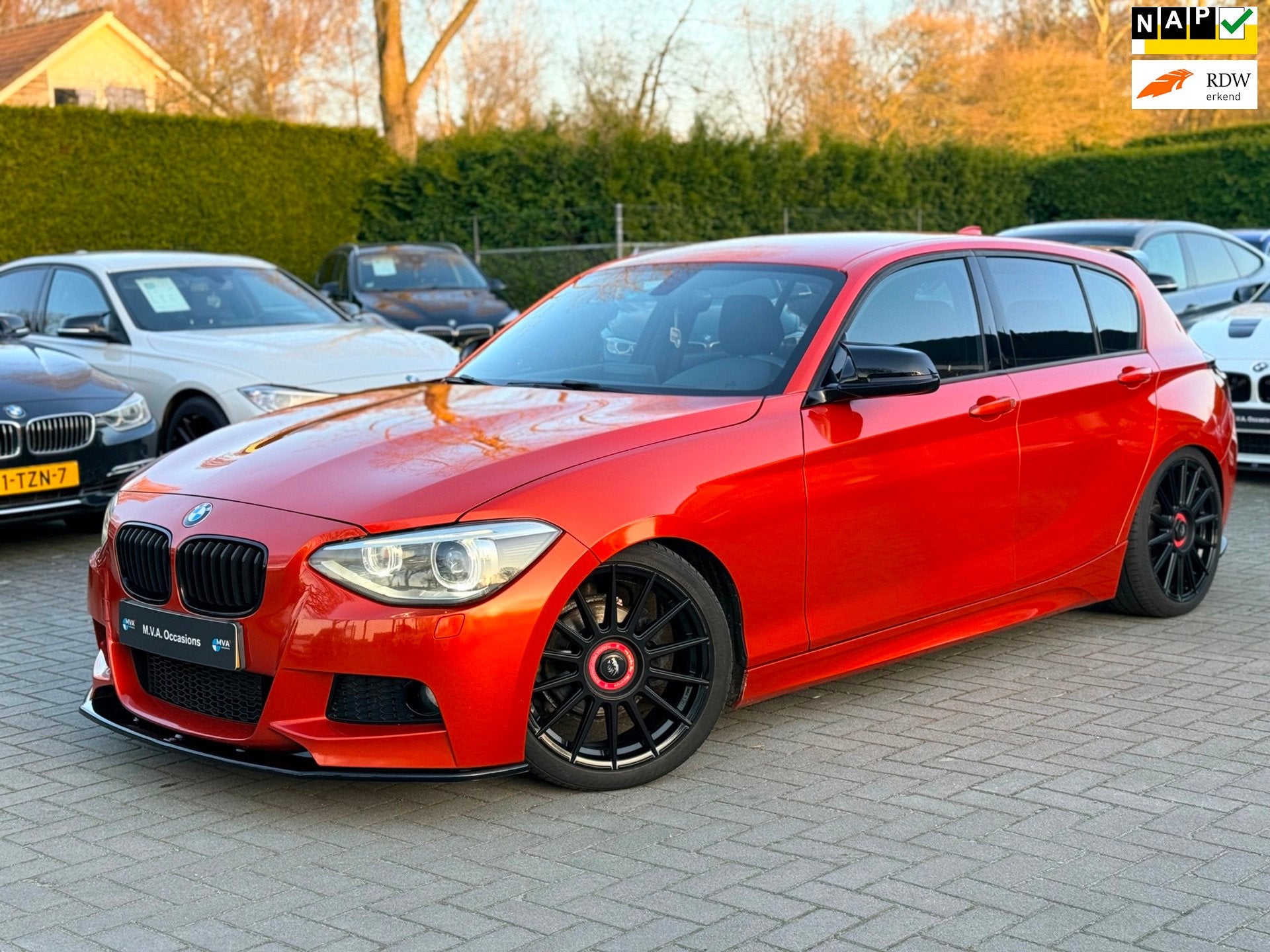 BMW 1-serie 116i Upgrade Edition M Sport|Nieuwe Ketting + Kl, Auto's, 1-Serie, Euro 5, Gebruikt, Zwart