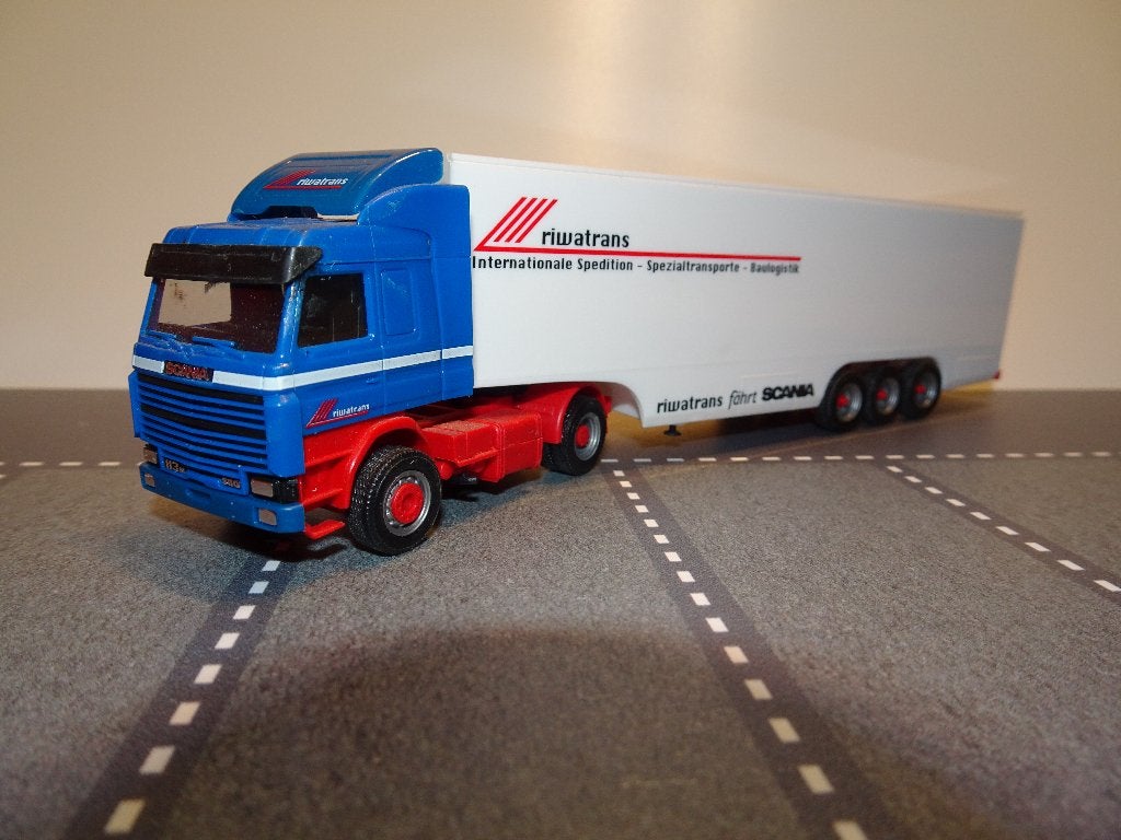 164 herpa scania 113m riwatrans gebruikt lijm 1:87 truck, Hobby en Vrije tijd, Ophalen of Verzenden, Gebruikt, Bus of Vrachtwagen