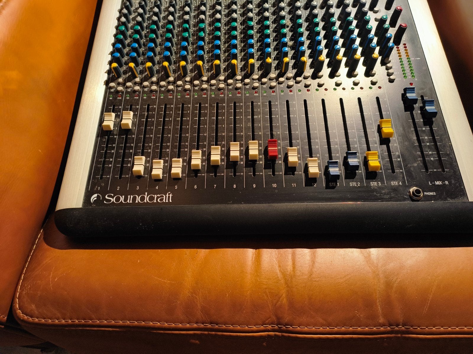 Soundcraft Spirit M12 Mengpaneel - 12 kanalen, Ophalen of Verzenden, Gebruikt, 10 tot 20 kanalen, Microfooningang