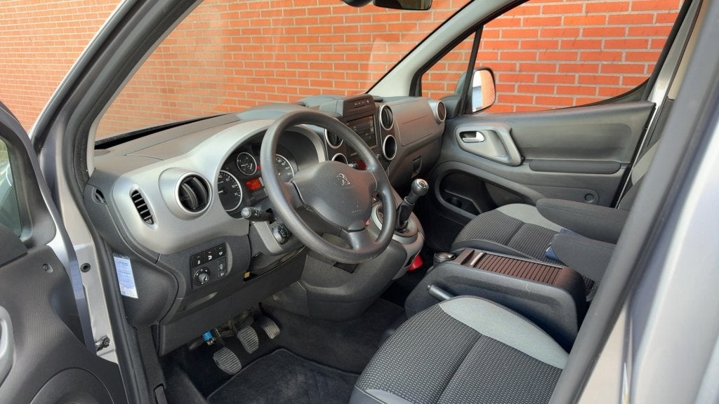 Peugeot Partner Tepee 1.2 PureTech 110PK Allure Camera Navig, Keurmerk '100% Onderhouden', Stof, Gebruikt, 1199 cc