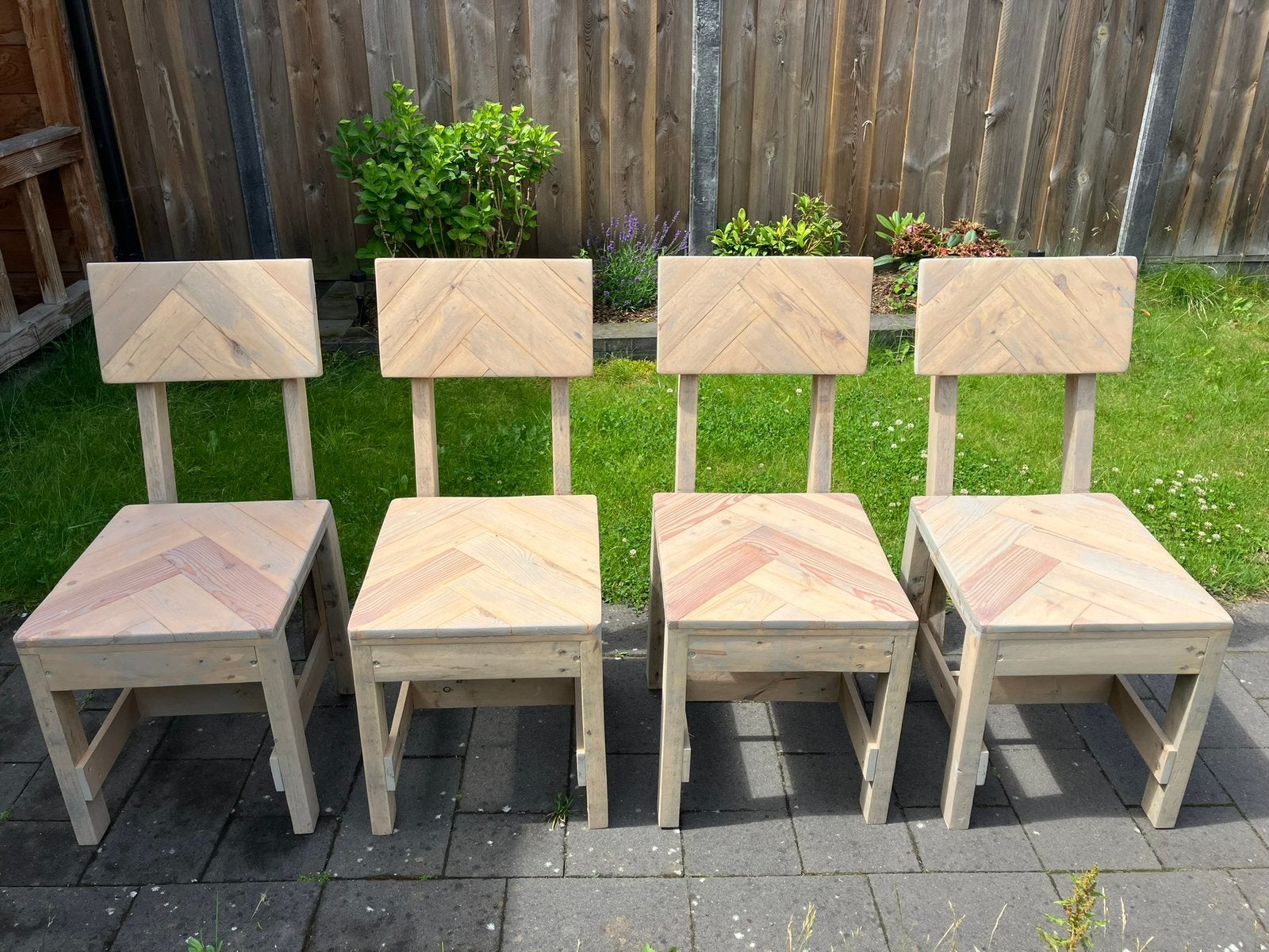 Tuinstoelen visgraat motief, 4 stuks, zeer goed!, Tuin en Terras, Ophalen, Zo goed als nieuw, Hout
