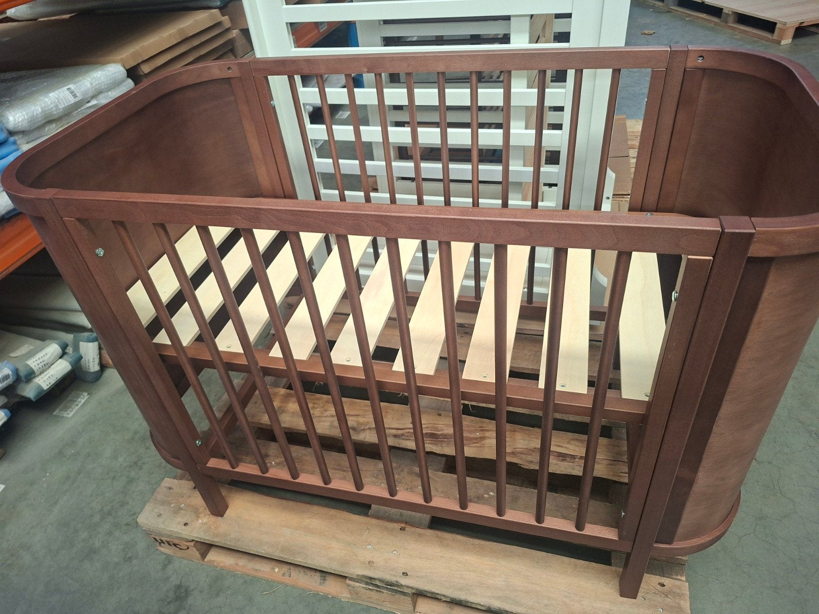 Heya ledikant 60x121 walnoot, Kinderen en Baby's, Ophalen, Zo goed als nieuw, Ledikant