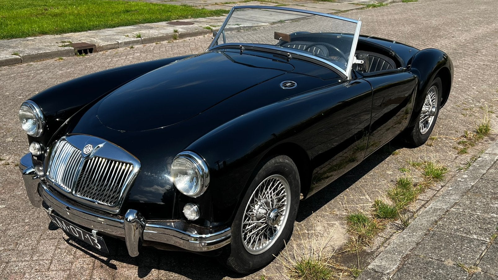 MG MGA, Auto's, MG, Particulier, Benzine, Cabriolet, Handgeschakeld, Geïmporteerd, Zwart, Achterwielaandrijving, Ophalen
