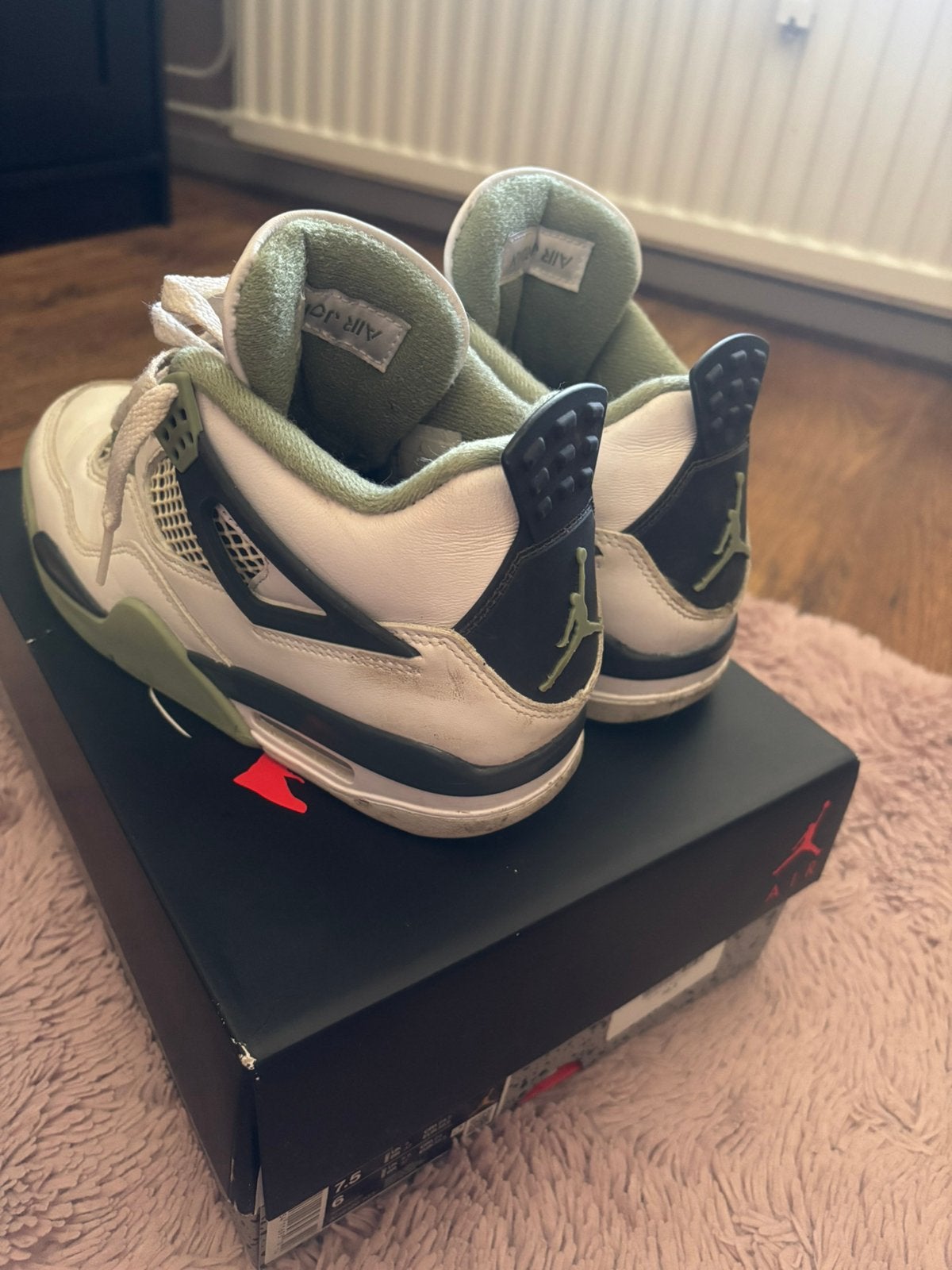 Air jordan 4 retro, Ophalen, Overige kleuren, Sneakers of Gympen, Zo goed als nieuw