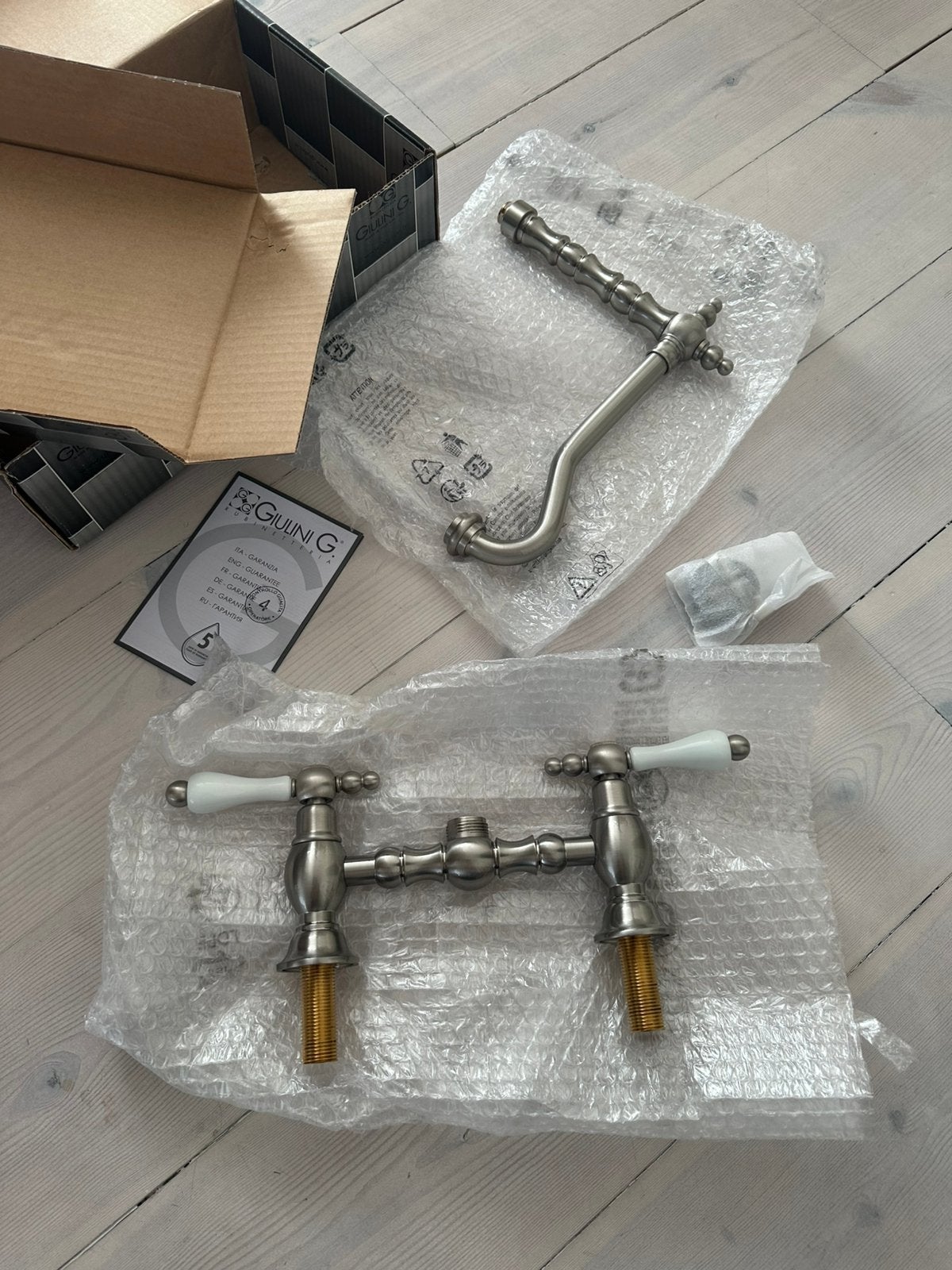 NIEUW!!! 2 gats, tweehendel landelijke keukenkraan, Ophalen of Verzenden, Nieuw, Kraan