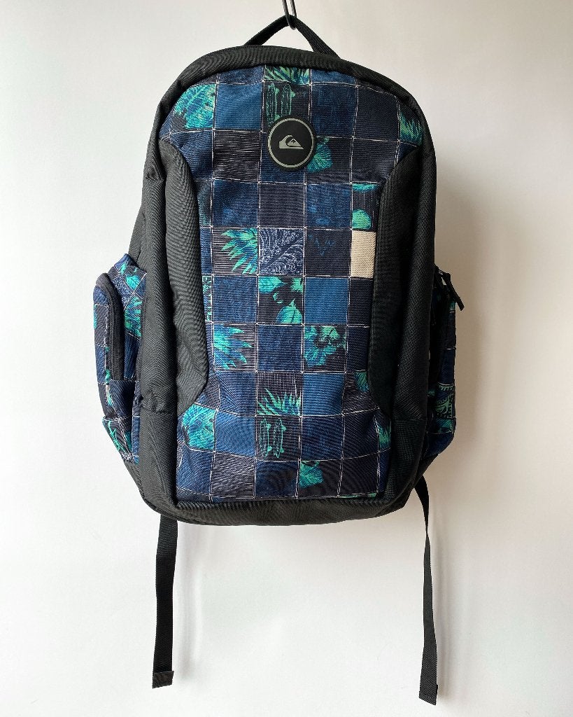 Quiksilver Backpack: Surf-Skateboarding- School-Trips-rugzak, 40 cm of meer, Nieuw, Ophalen of Verzenden, Trekking