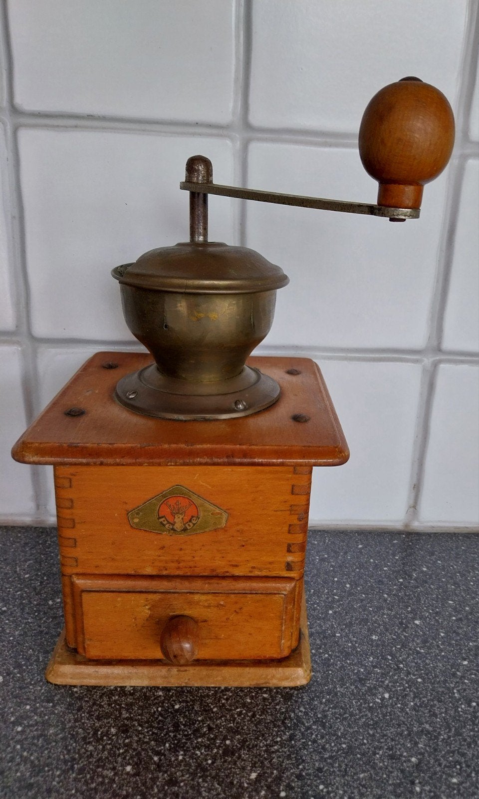 Vintage PeDe koffiemolen - Houten handkoffiemolen, Antiek en Kunst, Ophalen of Verzenden