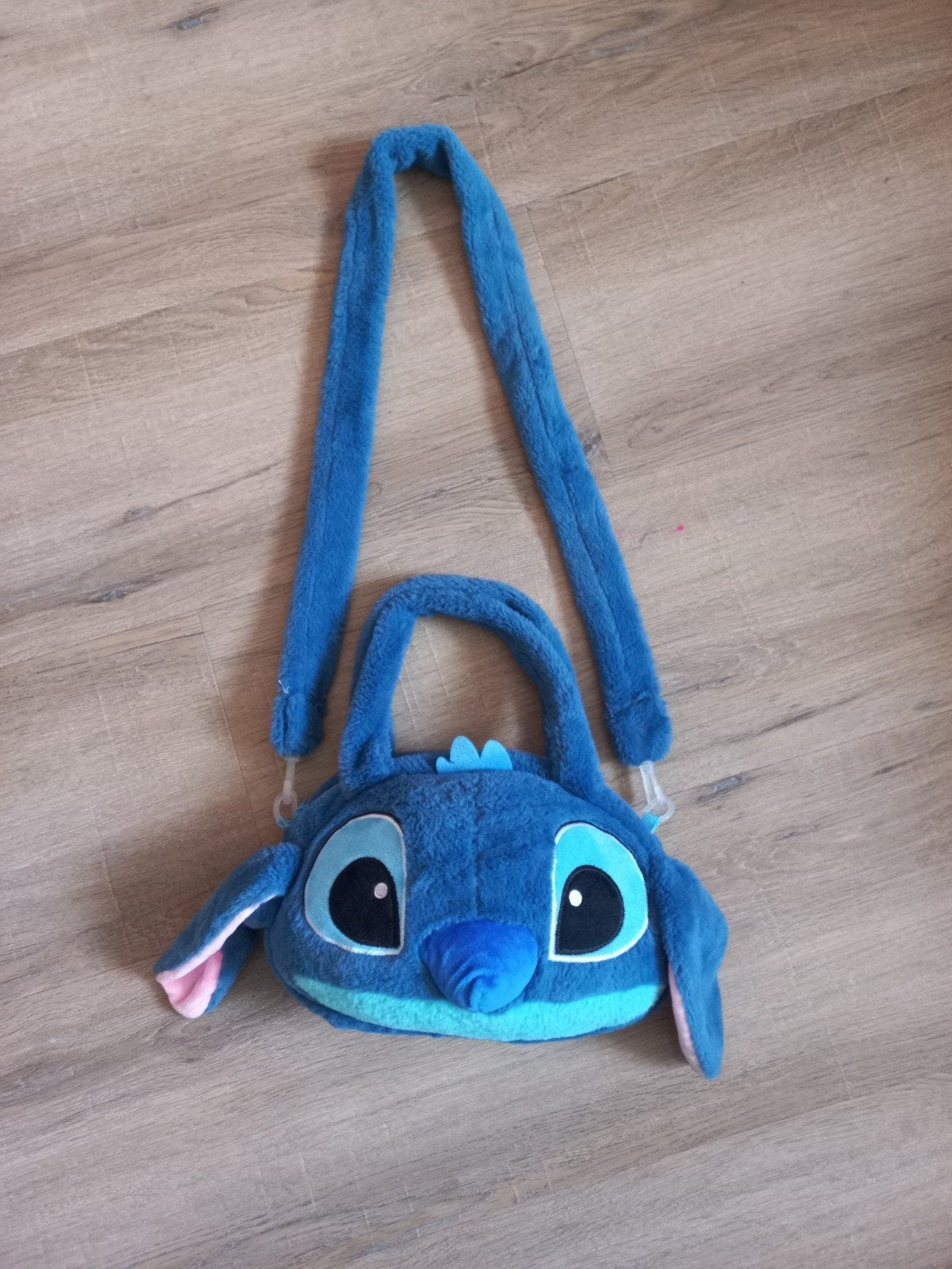 Leuke blauwe Stitch tas - Zo goed als nieuw, Sieraden, Tassen en Uiterlijk, Ophalen, Zo goed als nieuw, Blauw, Schoudertasje