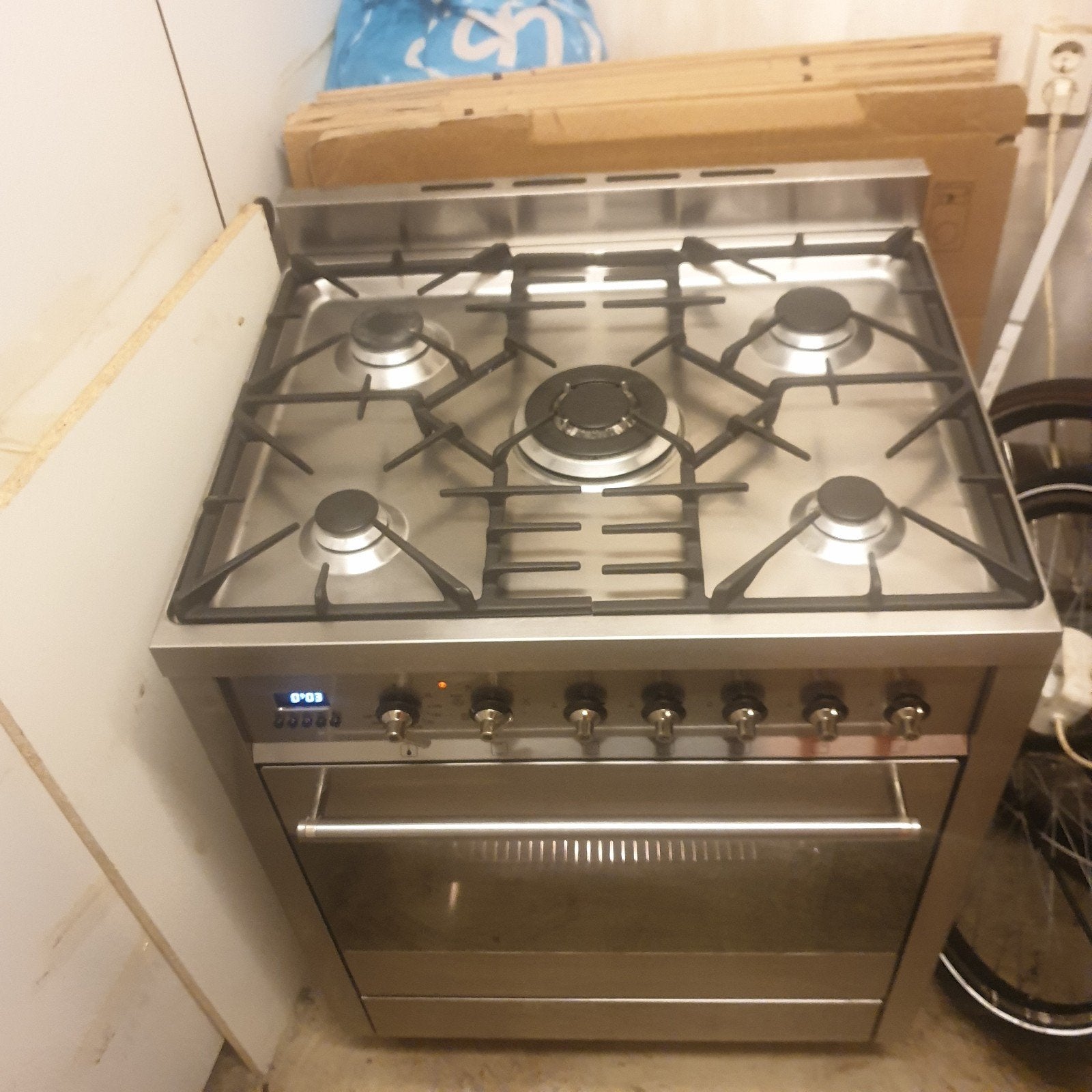 RVS SMEG 5PITS GASFORNUIS 70CM BREED MET HETELUCH OVEN, Gebruikt, 60 cm of meer, Ophalen of Verzenden, Gas