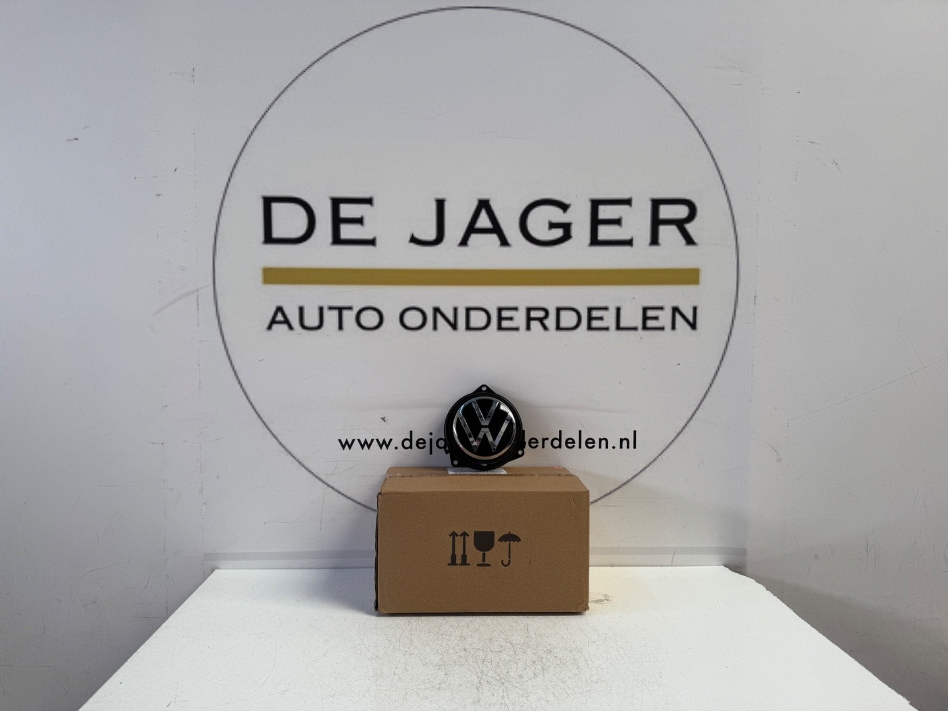 VW GOLF T ROC POLO EMBLEEMSLUITING LOGO KOFFER ACHTERKLEP, Gebruikt, Volkswagen, Volkswagen AG, Berliner Ring 2
38440  Wolfsburg, DE