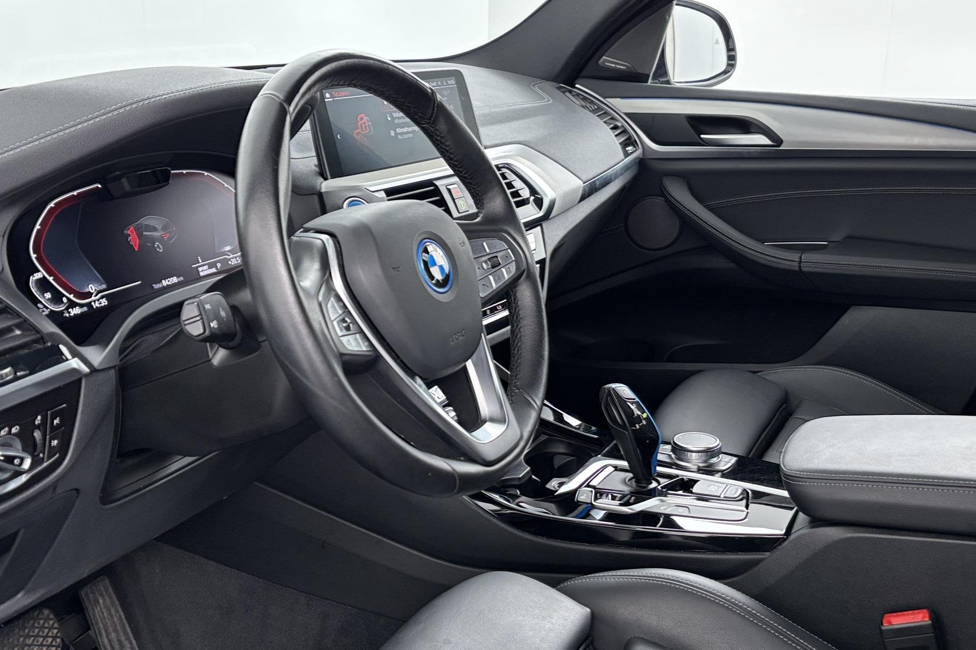 BMW iX3 High Executive 80 kWh Luxueus uitgerust en indrukwek, Auto's, Automaat, Achterwielaandrijving, Gebruikt, Zwart