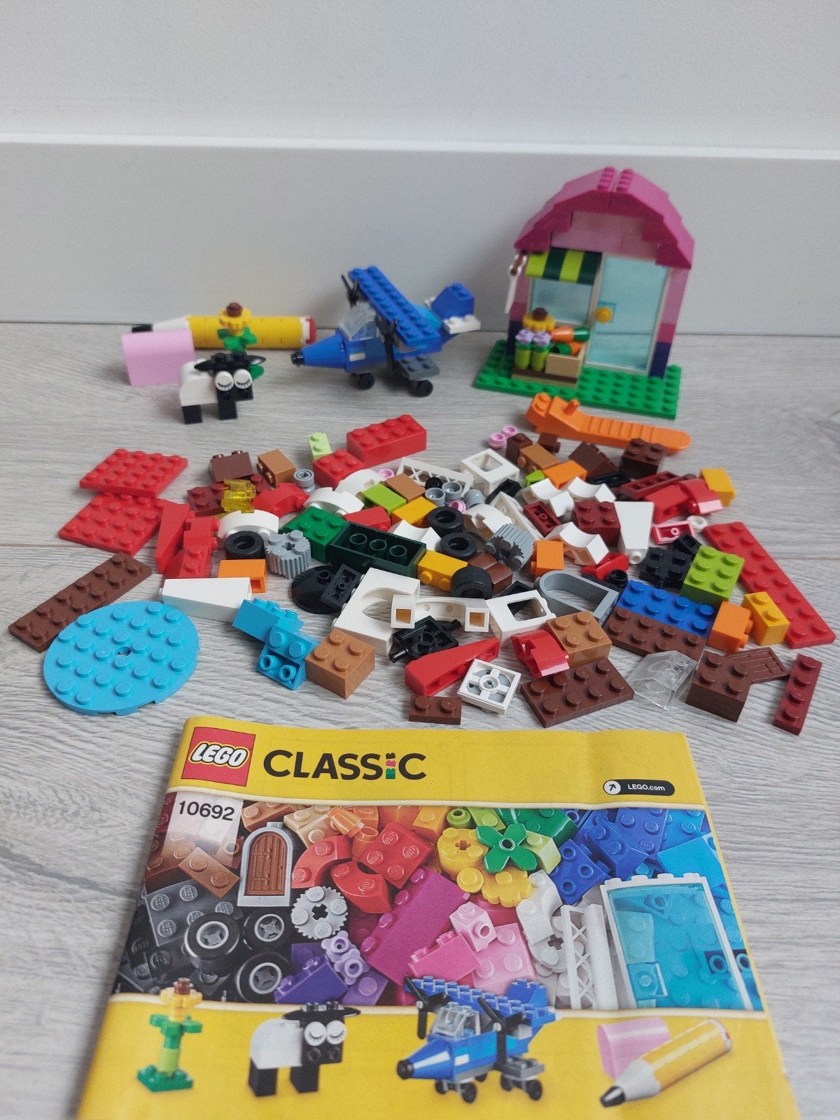 Lego Classic 10692 Creative Bricks!
Compleet en inclusief bo, Overige thema's, Lego, Ophalen of Verzenden, Zo goed als nieuw