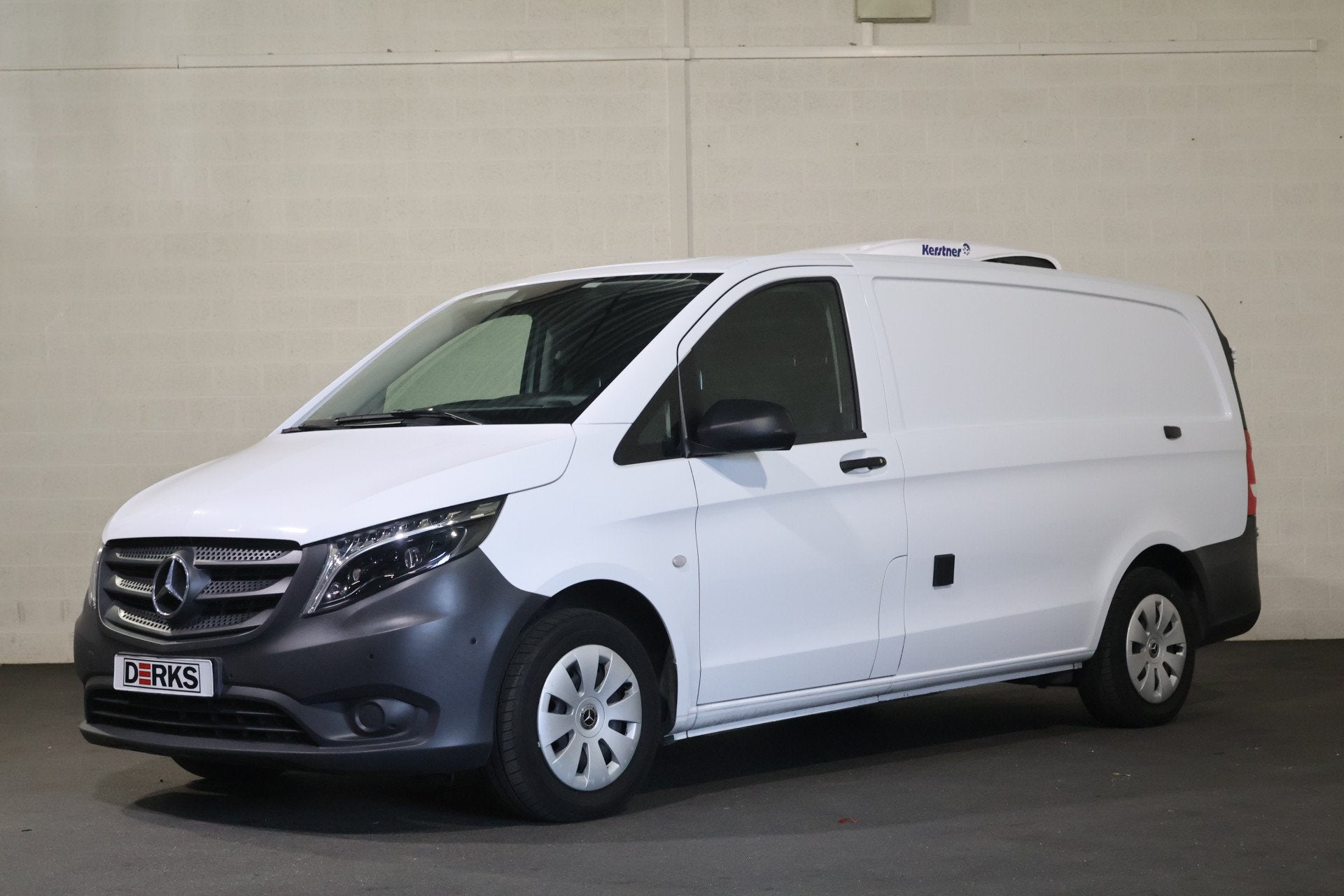 Mercedes-Benz Vito 116 CDI Automaat Koelwagen (bj 2024), Achterwielaandrijving, Gebruikt, Multifunctioneel stuurwiel, 4 cilinders