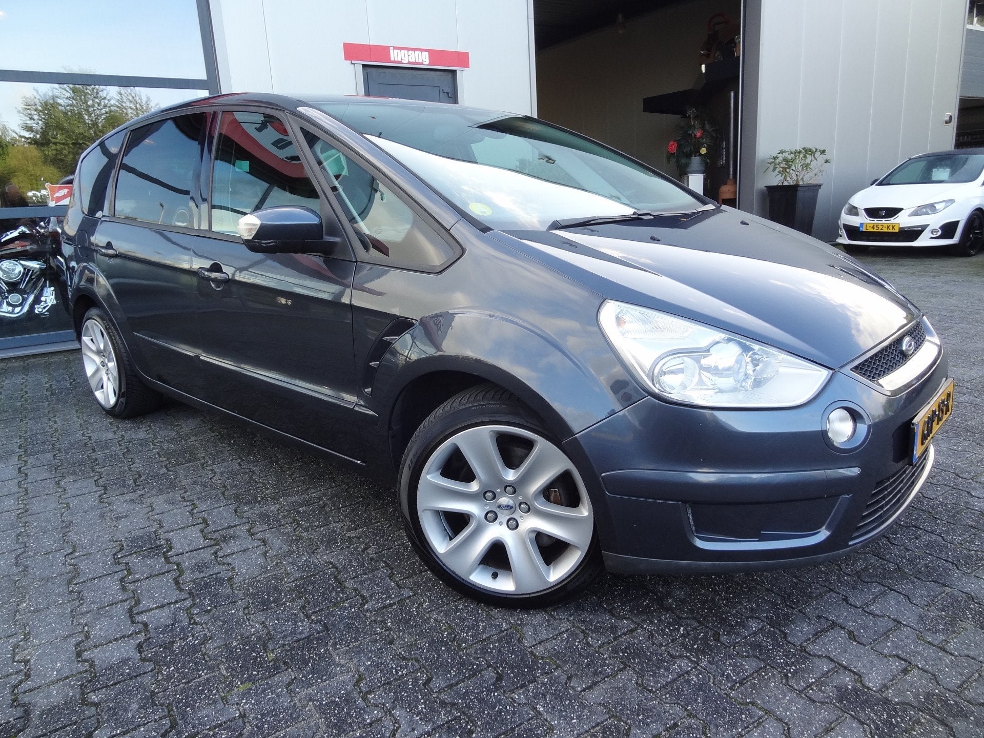 Ford S-Max 2.5-20V Turbo | 7-ZITS | PANORAMADAK | TREKHAAK |, Auto's, Voorwielaandrijving, Gebruikt, 1581 kg, Leder en Stof