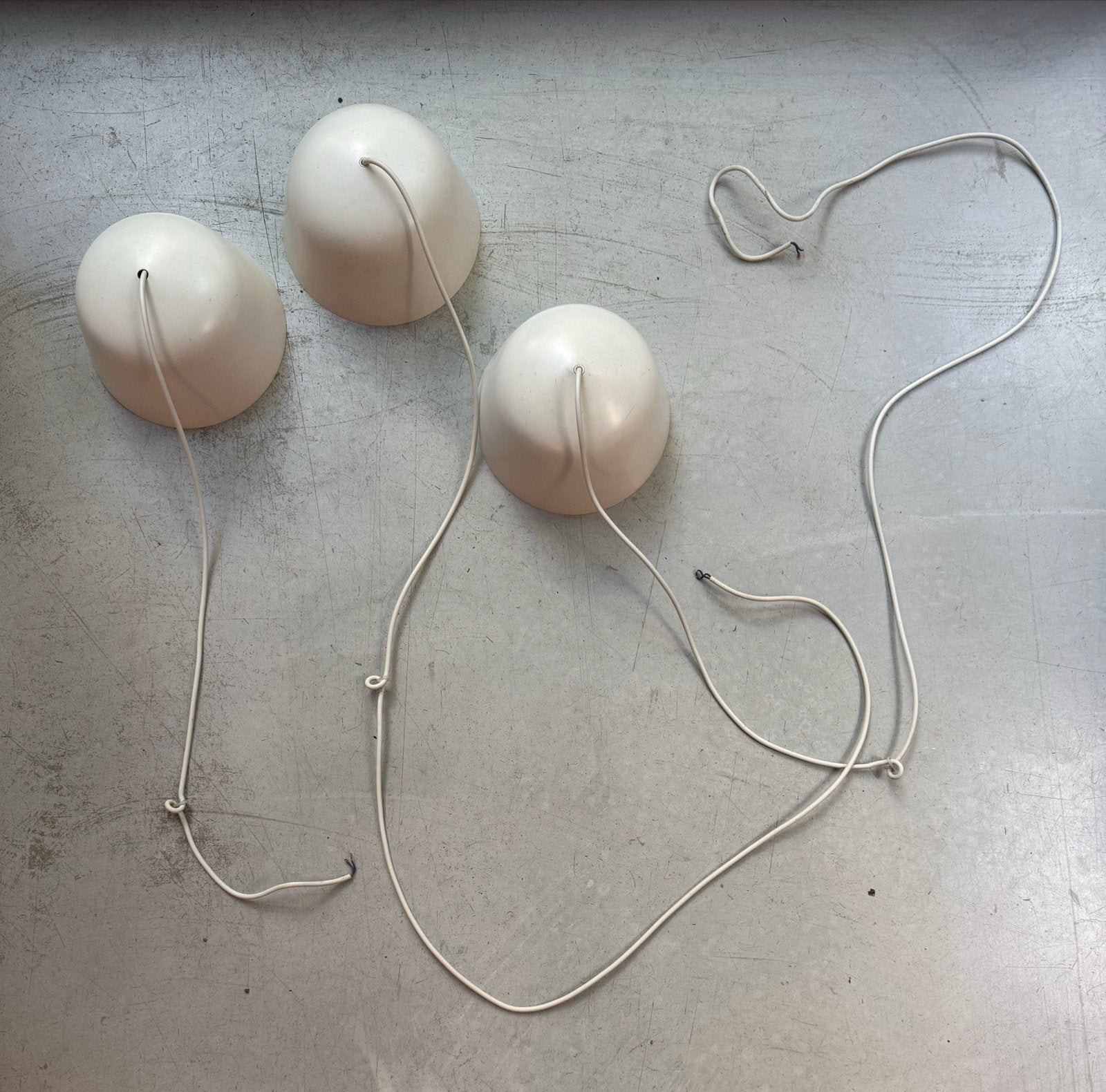 3 x Muuto Ambit Hanglamp Ø25 Wit / E14 fitting - Gebruikt, Ophalen of Verzenden, Gebruikt, Metaal, E14 (klein)