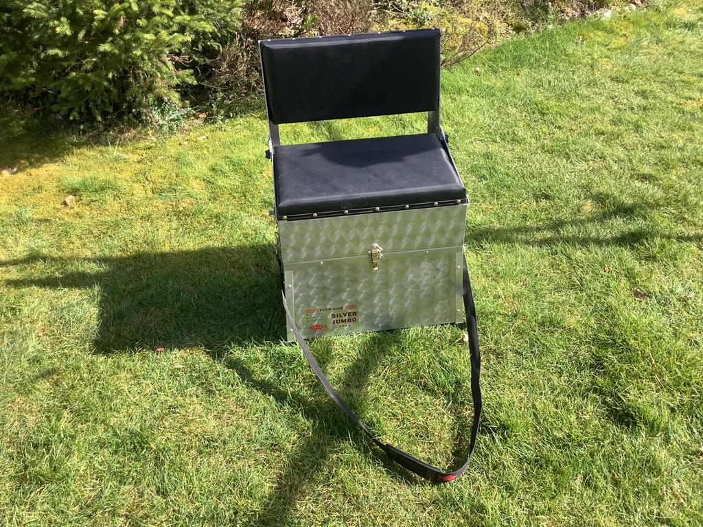 Viskoffer zitkist viskist met rugleuning gevuld arca silver, Watersport en Boten, Hengelsport | Algemeen, Ophalen, Gebruikt, Koffer of Tas