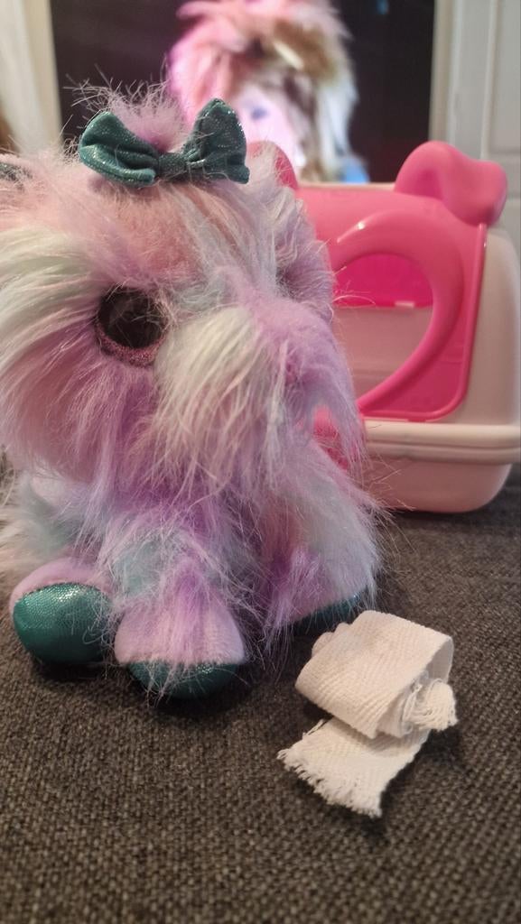 Interactieve knuffelhond met draagmandje, Kinderen en Baby's, Speelgoed | Knuffels en Pluche, Gebruikt, Hond, Klein (minder dan 20 cm)