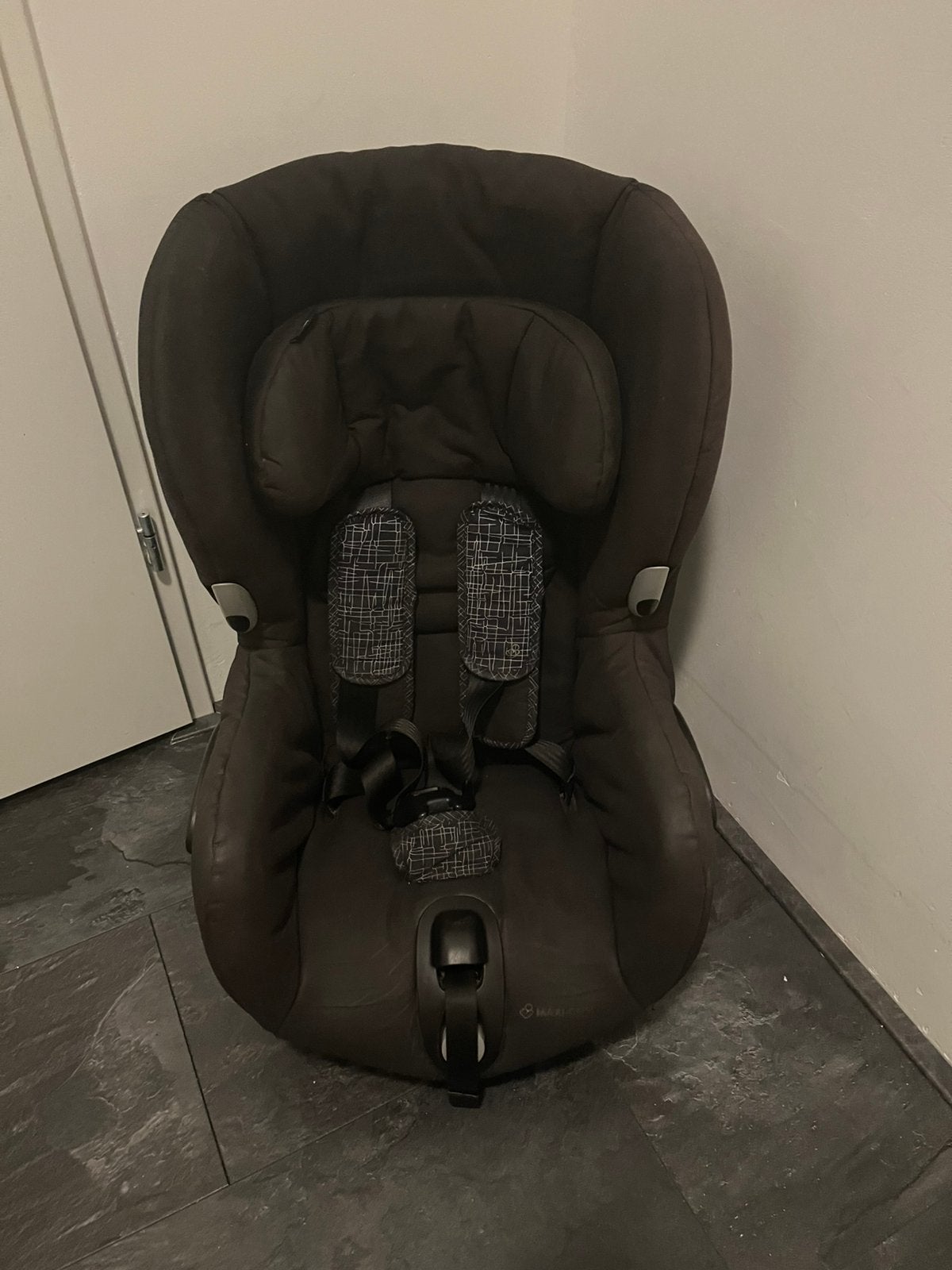 Maxi-Cosi Axiss autostoel (90 graden roteren), Ophalen, Autogordel, 9 t/m 18 kg, Zo goed als nieuw