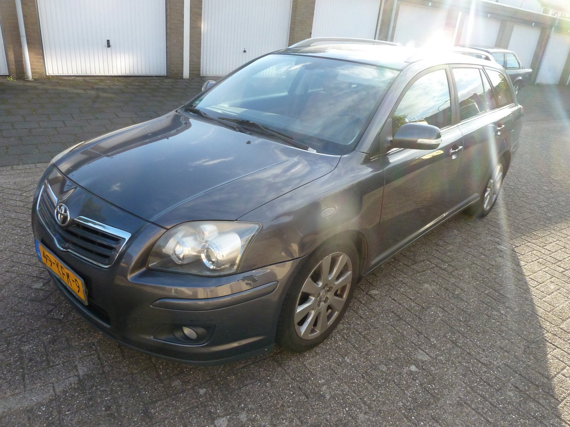 Toyota Avensis Wagon 2.0 VVTi Luna Business, Voorwielaandrijving, 1998 cc, 1340 kg, 4 cilinders