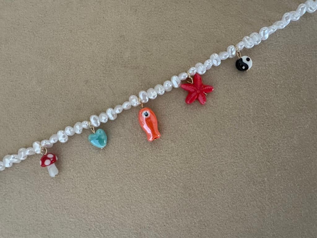 Parel kralen ketting met diverse bedels vis zeester yin yang, Kunststof, Verstelbaar, Overige kleuren, Nieuw