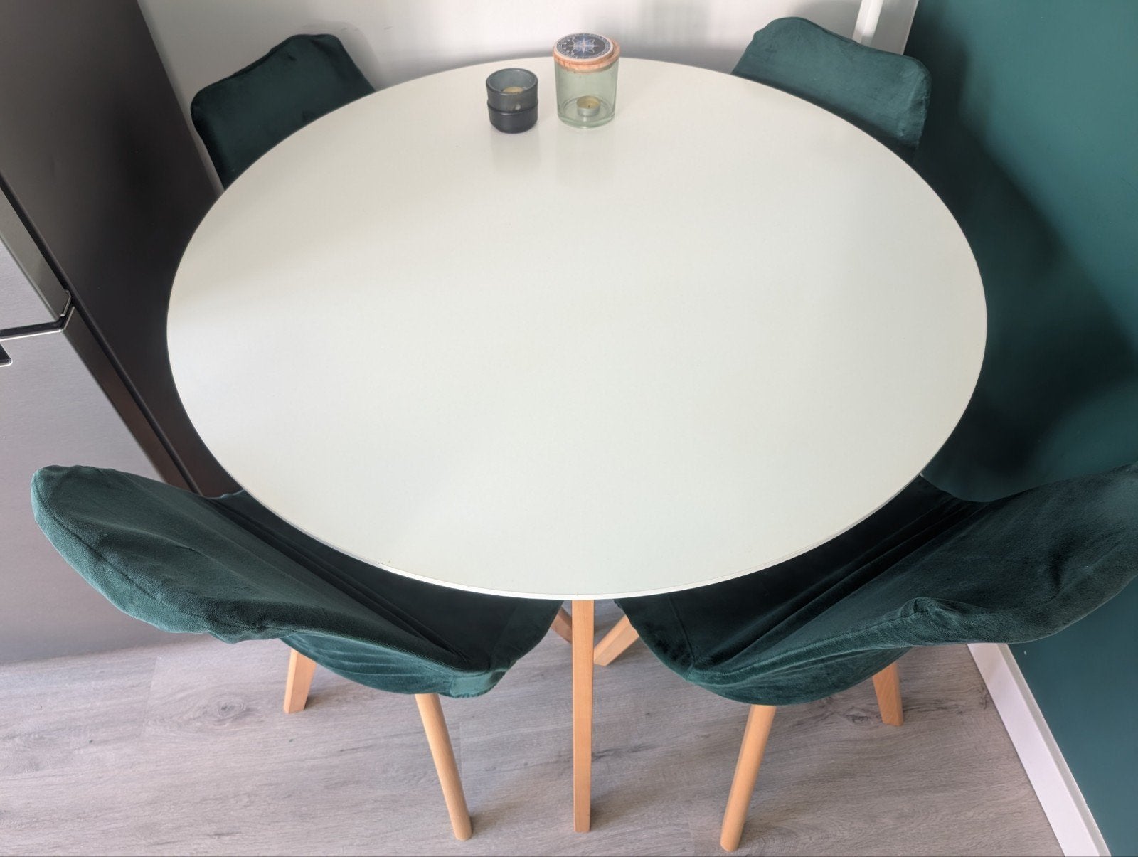 Table & 4 chairs / Eettafel met 4 stoelen - Wit en Groen, Huis en Inrichting, Ophalen, Gebruikt, 50 tot 100 cm, Modern, Scandinavisch