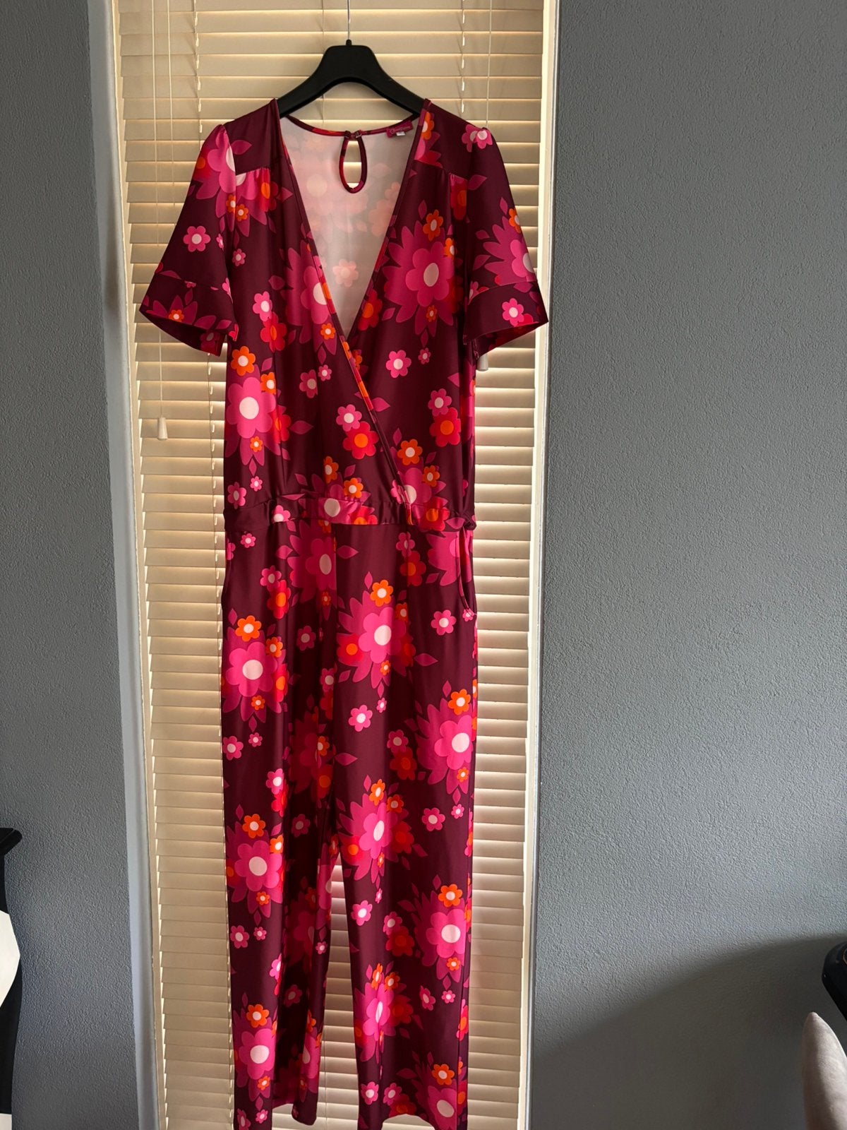 Prachtige jumpsuit Tante Betsy XL rood, Kleding | Dames, Jumpsuits, Ophalen of Verzenden, Zo goed als nieuw, Maat 46/48 (XL) of groter