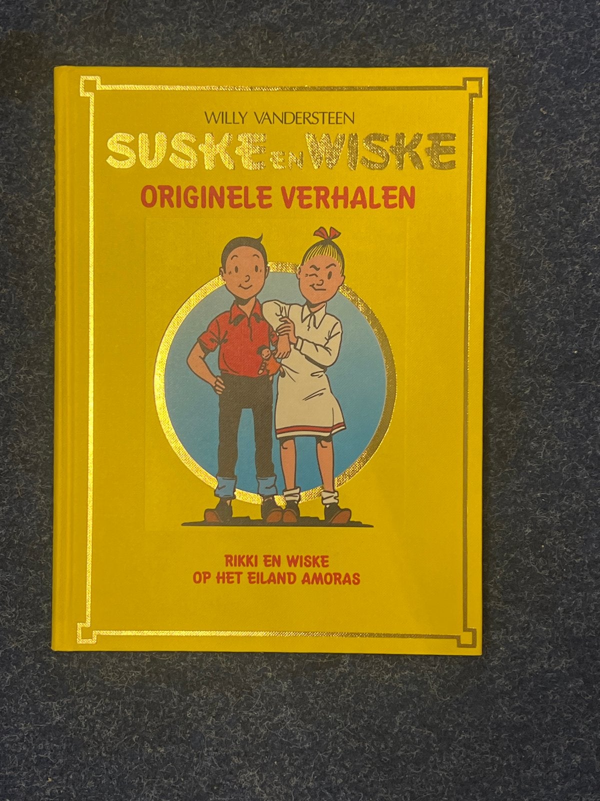 Suske en Wiske: Rikki en Wiske op het Eiland Amoras, Eén stripboek, Ophalen of Verzenden, Zo goed als nieuw