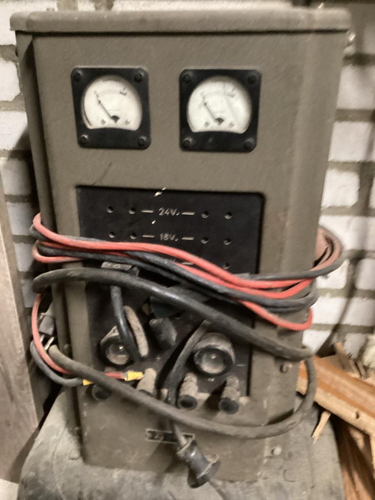 Te koop acculader, Ophalen, Gebruikt