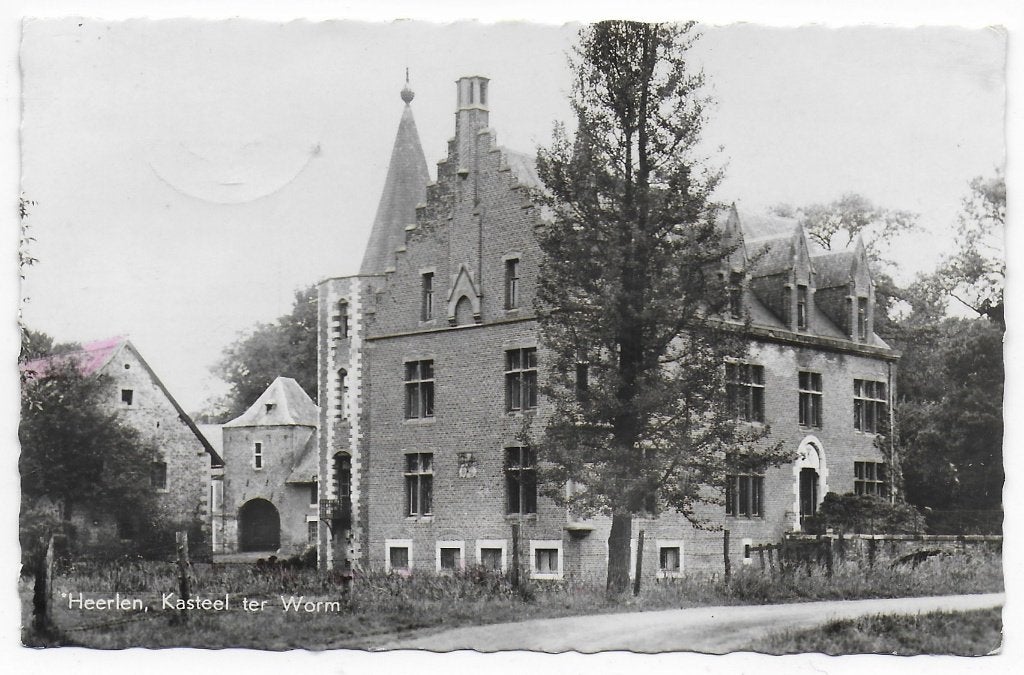 Heerlen Kasteel ter Worm Oude Gelopen Ansichtkaart B5412, Ophalen of Verzenden, 1960 tot 1980, Gelopen, Limburg