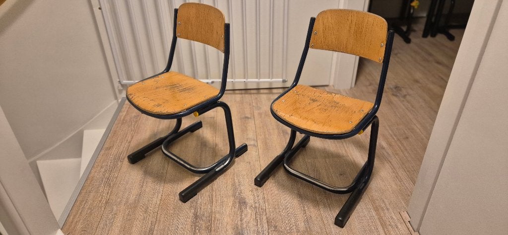 Stevige schoolstoel Makro, Ophalen